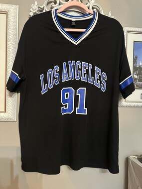 SHEIN Los Angeles 91 Graphic V-Neck Jersey Shirt Black Size S